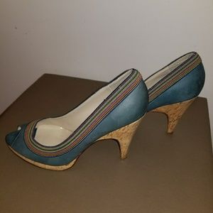 Ladies peep toes pumps